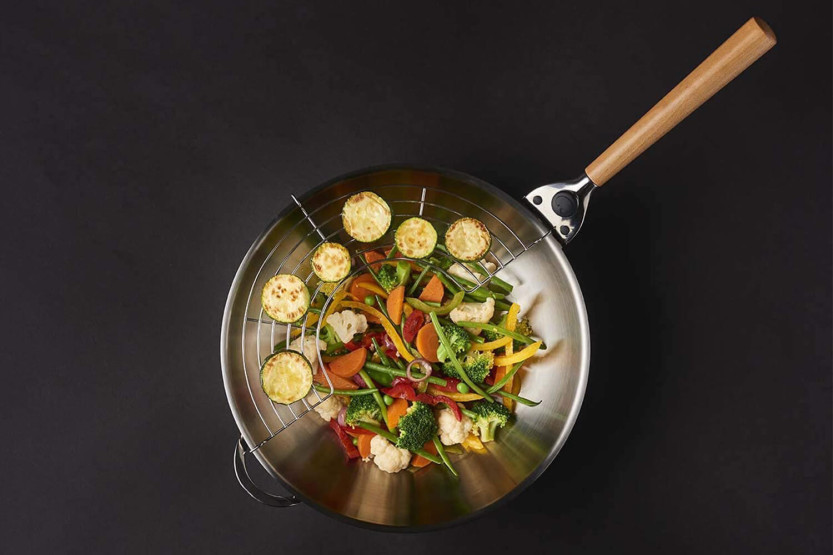 Mastrad O'Wok Gourmet stainless steel wok with removable handle and grill