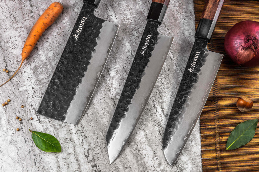 cuchillo nakiri Sayuto Séquoia San Mai martelé 17cm