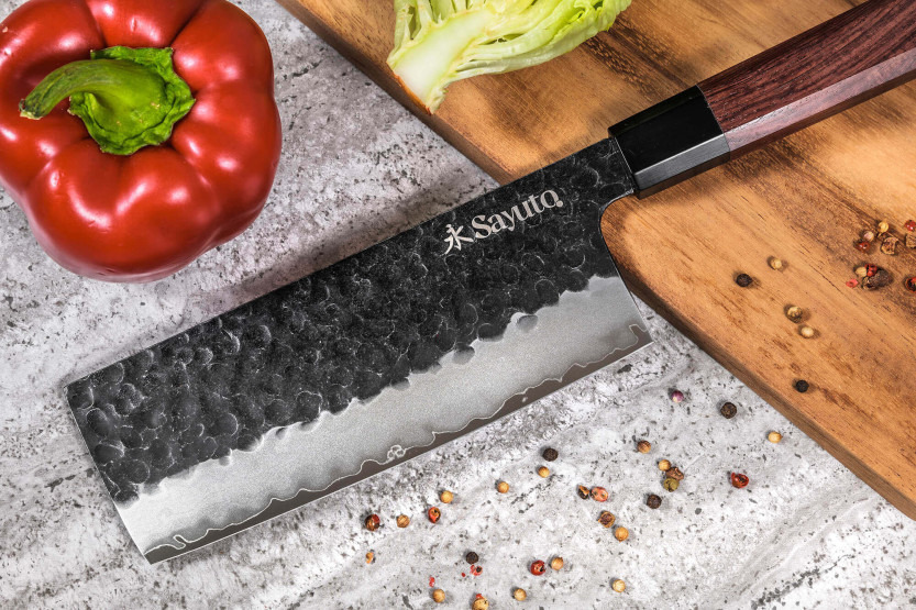 nakiri knife Sayuto Séquoia San Mai martelé 17cm