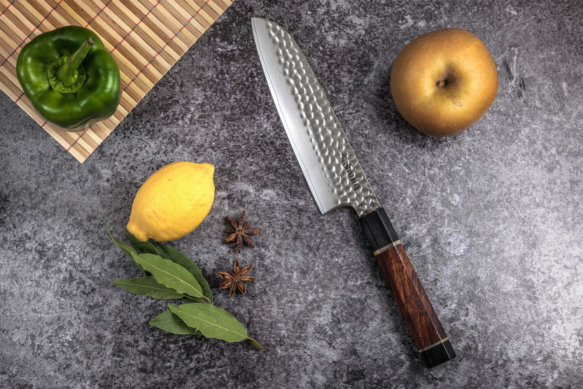Santokukniv Sayuto Desert Damas martelé 18 cm