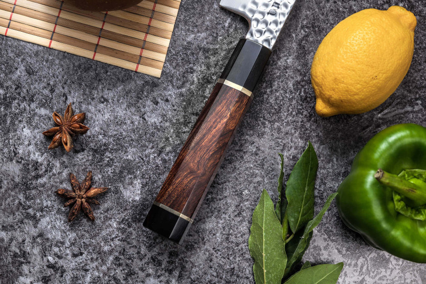 Santokukniv Sayuto Desert Damas martelé 18 cm