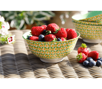 Cuenco de gres esmaltado KitchenCraft con motivos geométricos verdes y amarillos 2