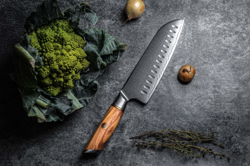 coltello santoku Fukito Olive Damascus 14Cr 18cm con fossette