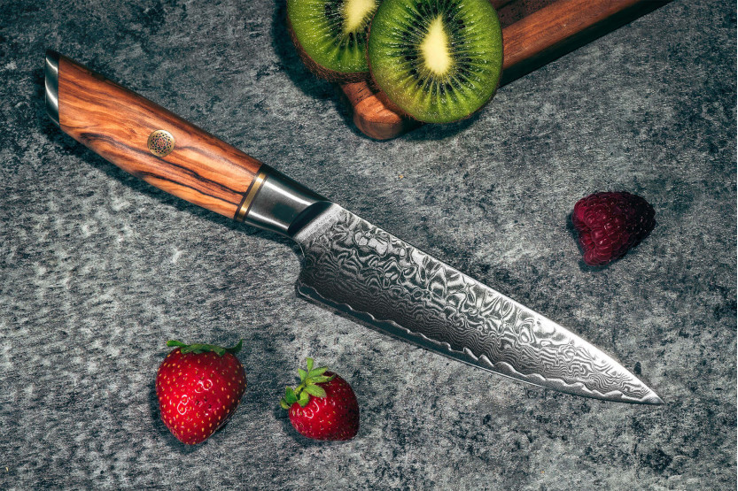 Fukito Olijf Damascus 14Cr 13cm Universeel mes