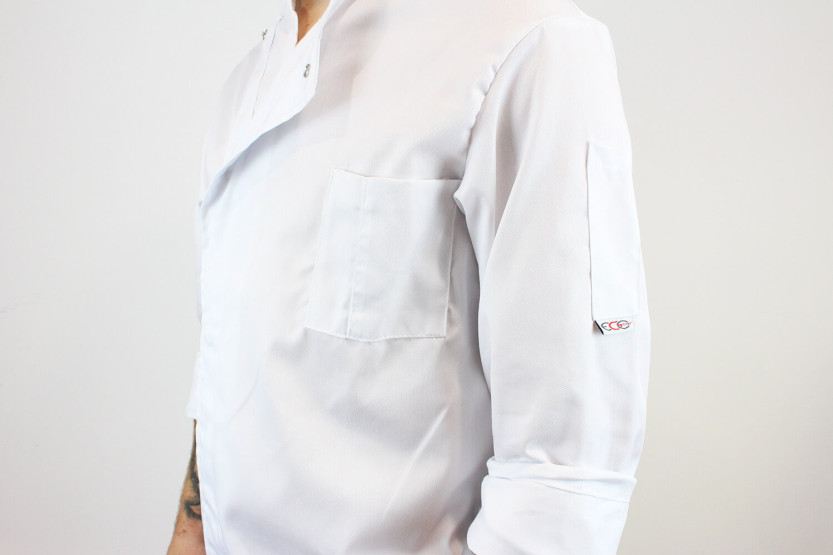Egochef Halvat Air Plus valkoinen polyesteristä ja puuvillasta valmistettu pitkähihainen unisex-keittiötakki.