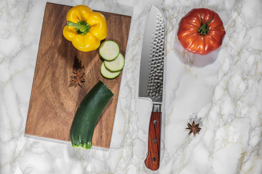 faca santoku Fukito Rosewood Damascus 67 camadas Cabo em pau-rosa de 18 cm