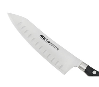 Riviera Arcos taottu santoku keinuveitsi 18cm, jossa on granton-terä ja terä. 2