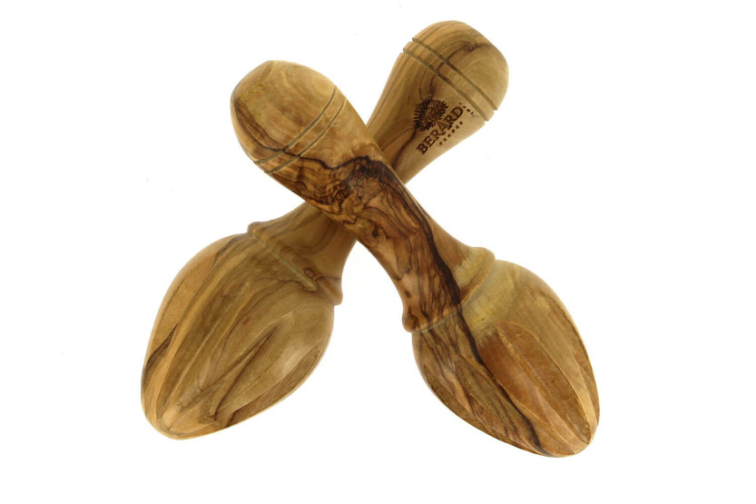 Bérard handmade citrus press in olive wood 14cm