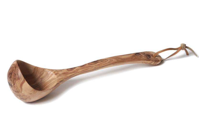 Bérard 14 cl håndlaget øse i oliventre med stropp 36 cm
