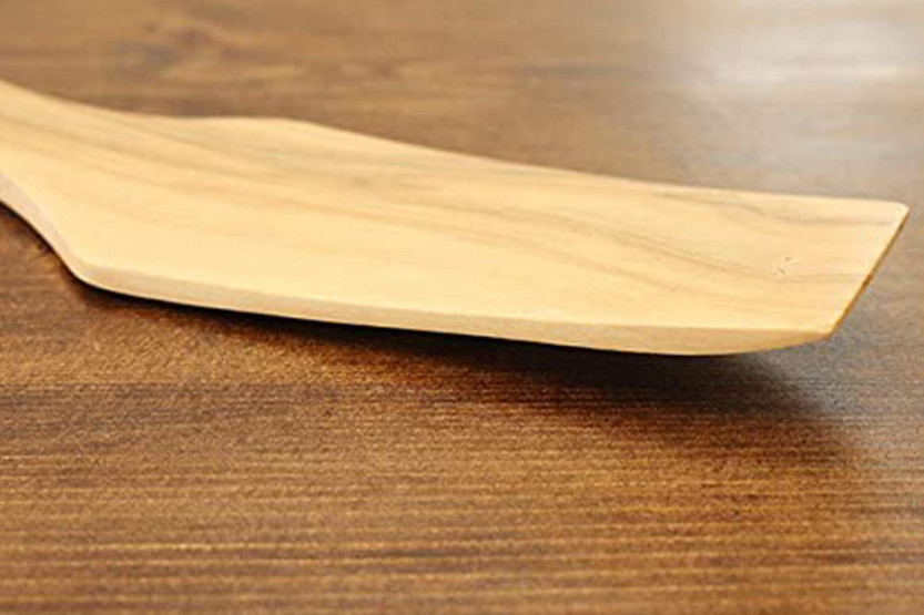 Bérard handgjord pajspade i olivträ 25cm
