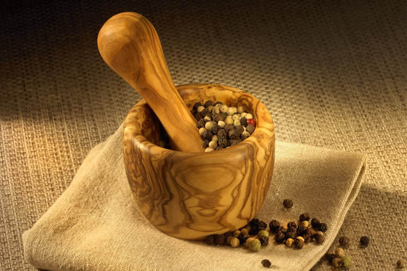 Bérard handmade olive wood mortar and pestle diameter 7cm