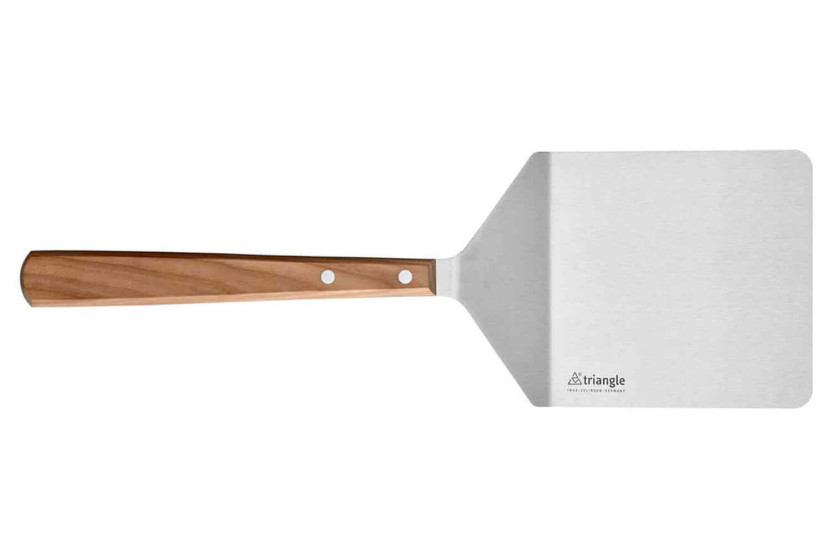 Vinklad hamburgarspade Triangel 41,5 cm handtag i körsbärsträ