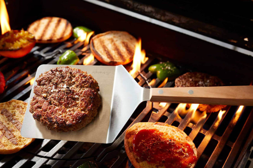 Kulmikas hampurilaislasta Kolmio 41,5cm kirsikkapuinen kahva