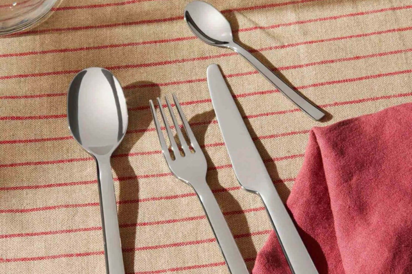Alessi Ovale 24 kuverter i 18/10 rustfrit stål designet af Ronan og Erwan Bouroullec