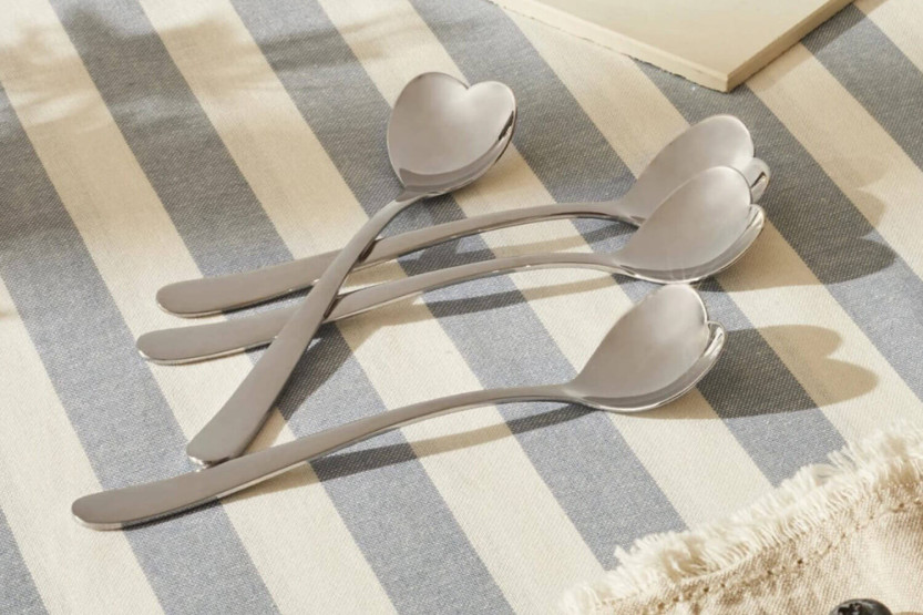 Set med 4 Alessi Big Love hjärtglassskedar 17cm 18/10 rostfritt stål design av Miriam Mirri