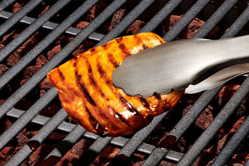 Pinzas de acero inoxidable para barbacoa OXO de 47 cm