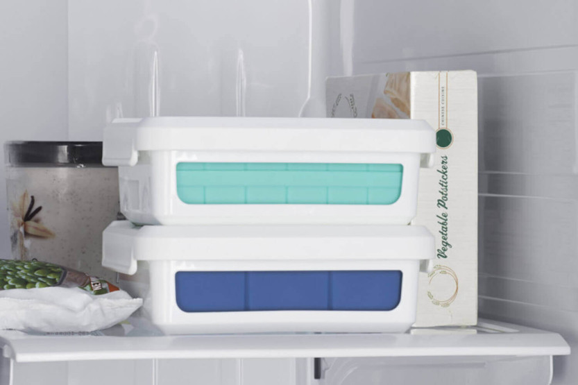 OXO XL isbitbrett i silikon med lokk - 18,4x13x3,6 cm
