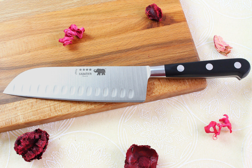 Sabatier Éléphant Idéal Forgé 17cm zwart nylon handvat santoku mes