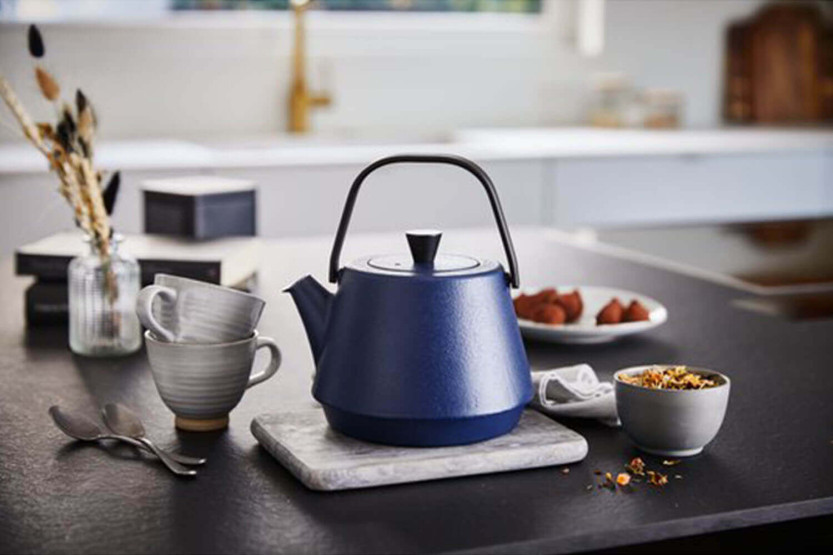 Tetera Beka Saga de hierro fundido azul 1,2L