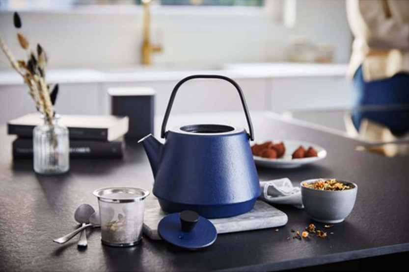 Tetera Beka Saga de hierro fundido azul 1,2L