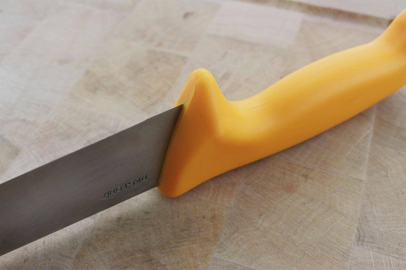 Professional butcher knife Déglon Profil blade 25cm - yellow handle