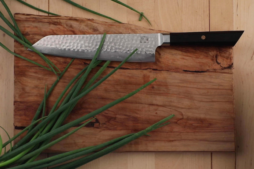 Kotai kiritsuke kokkekniv 20 cm hamret blad ibenholt håndtag med skede