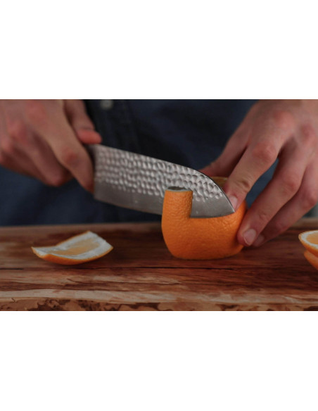 Kotai santoku-kniv 18 cm med hamret blad og håndtag i pakkawood med skede