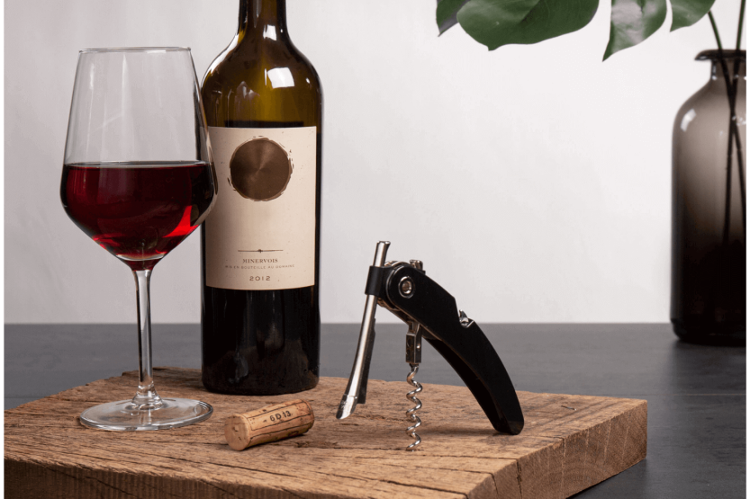 Saca-rolhas de alavanca vertical para vinho Vacu preto