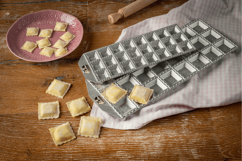 Marcato Classic 24 vierkante ravioli vorm + mini houten roller