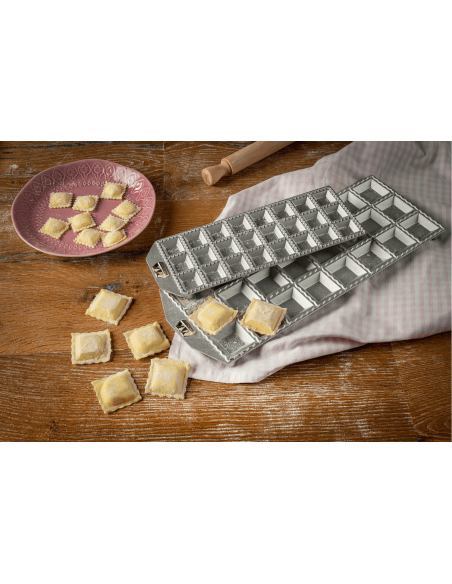 Marcato Classic 24 kvadratisk ravioliform + minirulle i trä