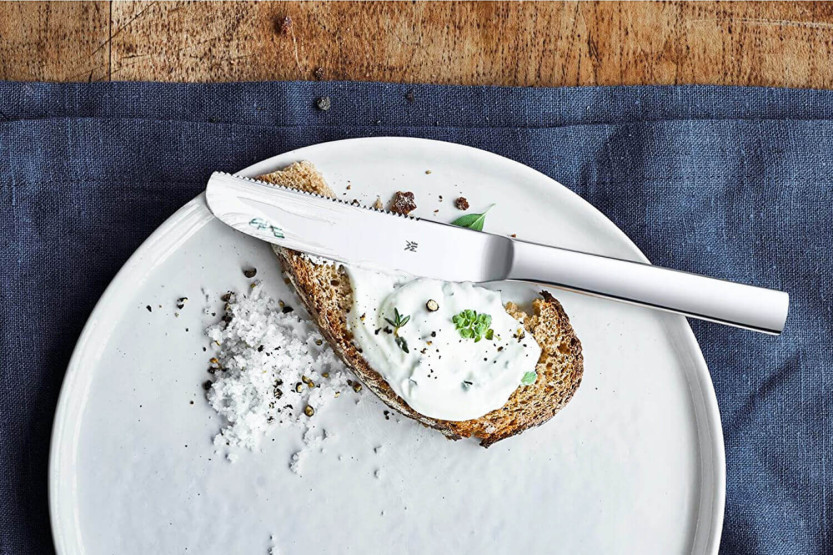 Set of 2 WMF Nuova brunch knives in 18/10 Cromargan stainless steel
