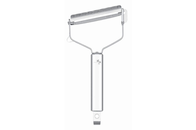 KAI: pelapatate ergonomico interamente in acciaio inox + lama a julienne