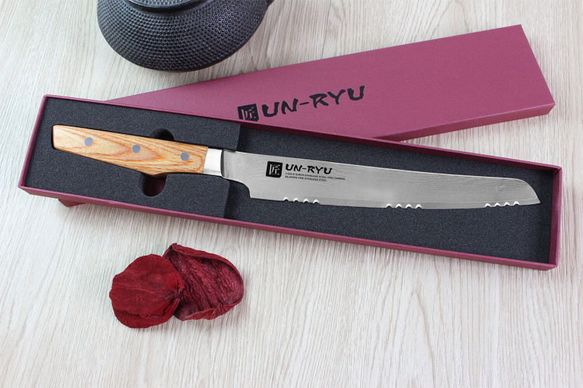 Shimomura Un-Ryu 21cm 33-lagers damast japansk brödkniv