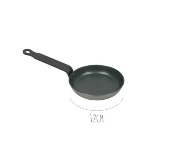 Blini / munapannu tarttumattomalla pinnoitteella päällystettyä teräslevyä