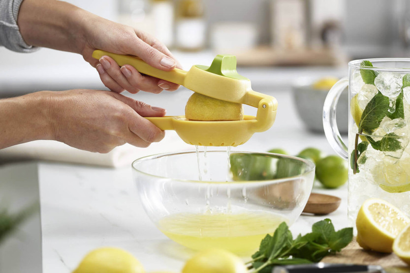 Joseph Joseph JuiceMax dobbeltvirkende juicepresse