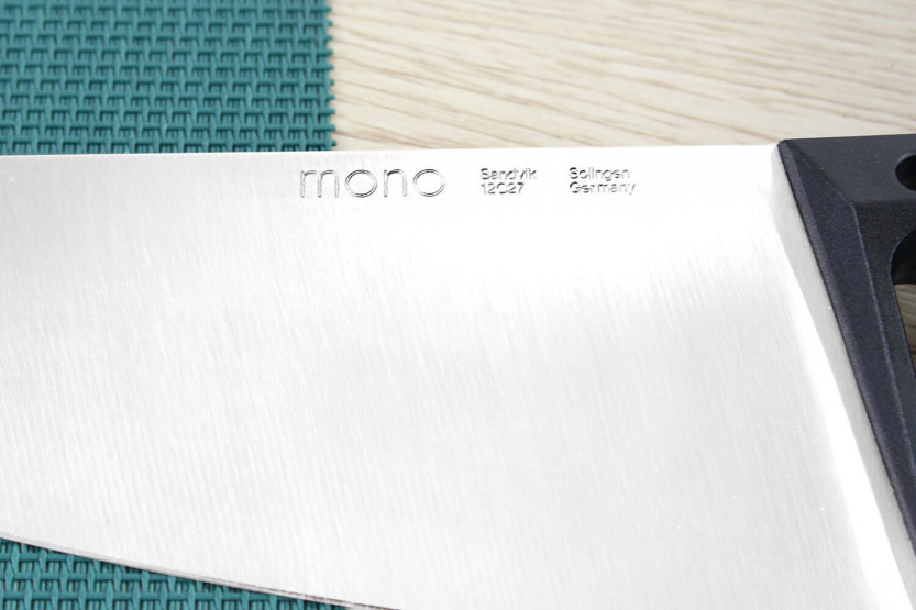 Mono SK59 kokkiveitsi Sandvik ruostumaton teräs 17cm polyamidikahva
