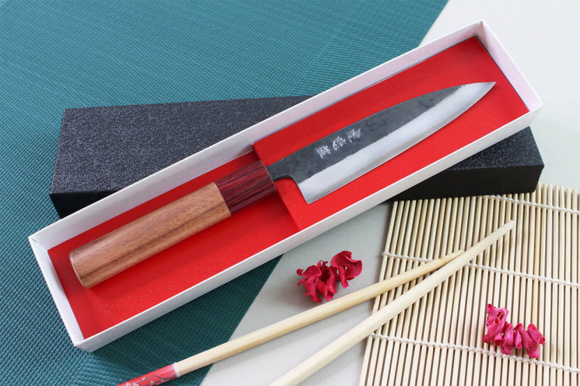 Faca universal japonesa artesanal Wusaki Yuzo BS2 de 13 cm