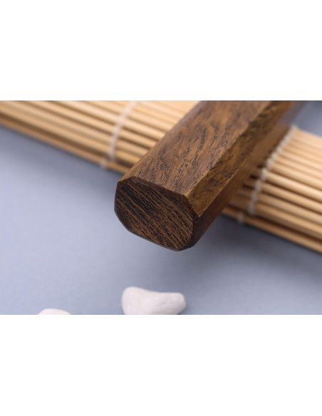 Japanisches Sujihiki-Messer Wusaki Unagi AUS10 Damast 24cm Griff aus Eiche