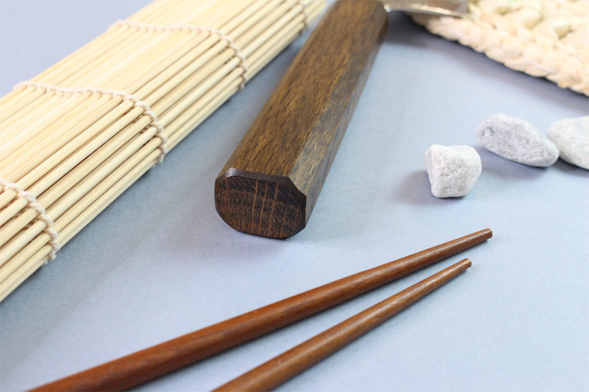 Wusaki Unagi AUS10 21cm handgjord japansk kockkniv med ekhandtag
