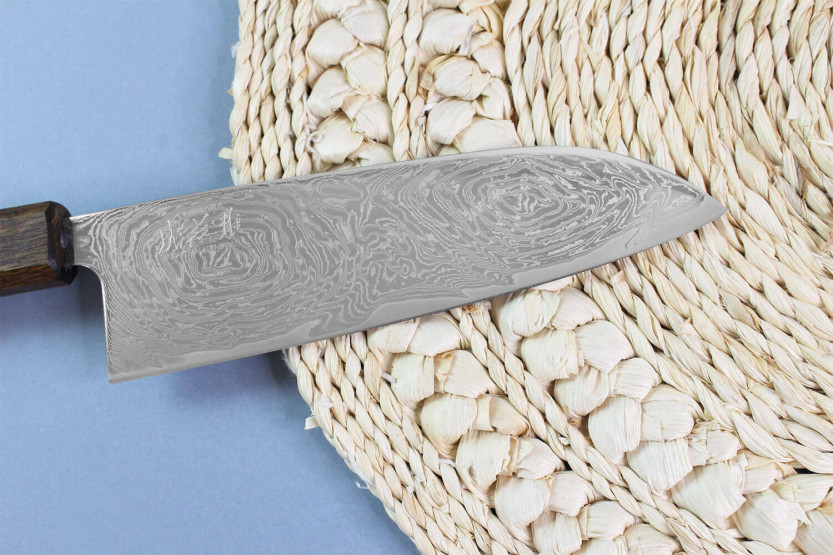 Wusaki Unagi AUS10 damasco 16,5 cm manico in quercia coltello santoku giapponese da artigiani