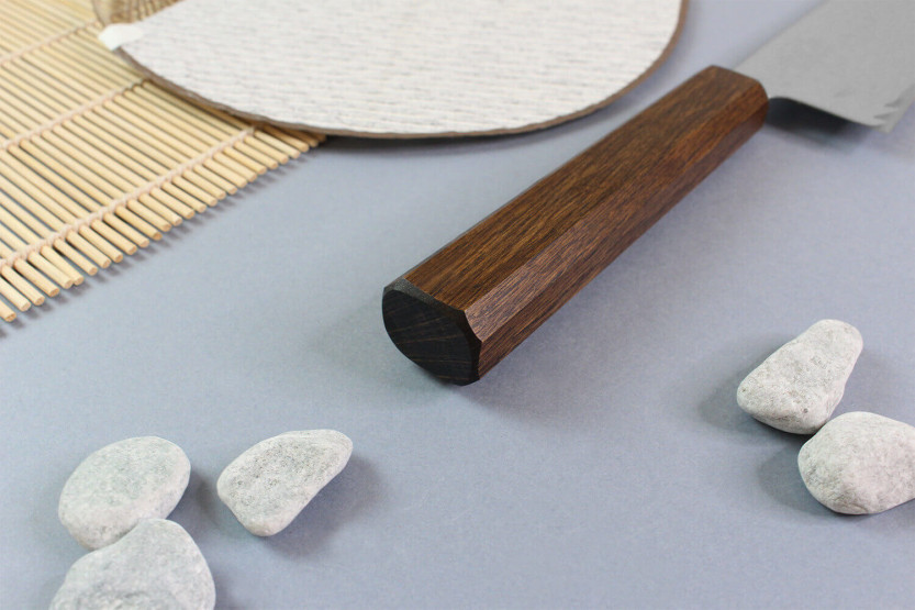 Wusaki Unagi AUS10 damasco 16,5 cm manico in quercia coltello santoku giapponese da artigiani