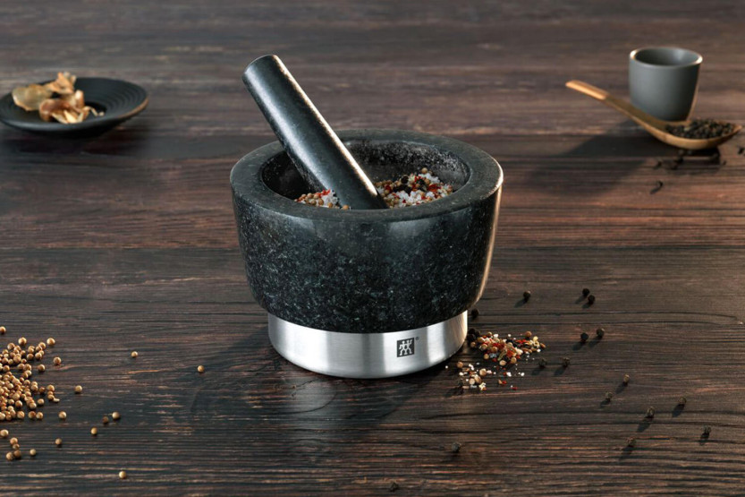 Zwilling Spices maustemurska ja -murskain mustasta graniitista halkaisija 15cm