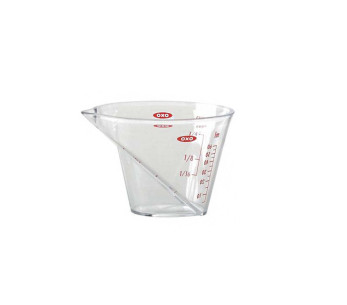 OXO 60 ml mittakannu, jossa on nokka