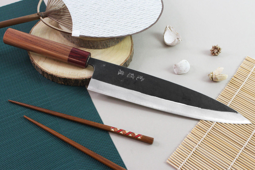 Faca de chef japonesa Wusaki Yuzo BS2 de 24 cm feita à mão