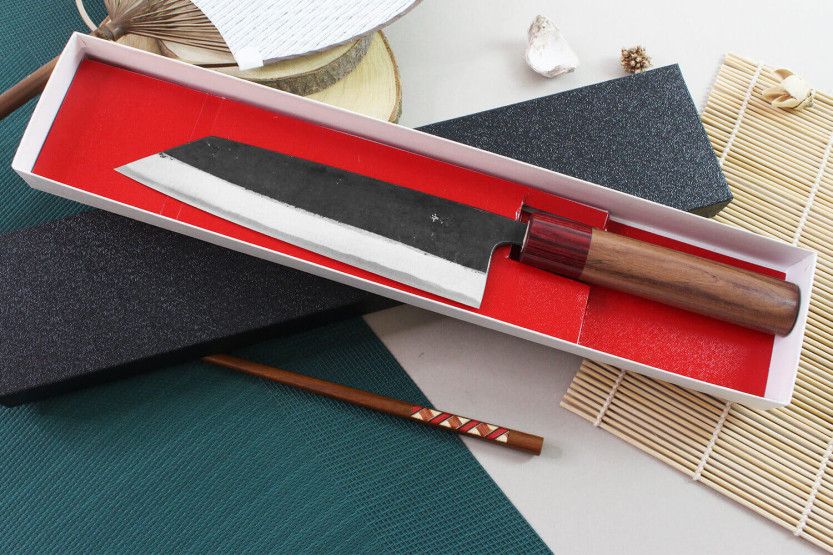 Kiritsuke mes japonais artisanal Wusaki Yuzo BS2 18cm