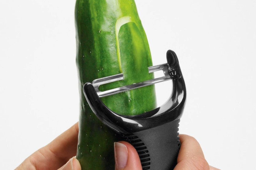 Y OXO razor peeler stainless steel black handle
