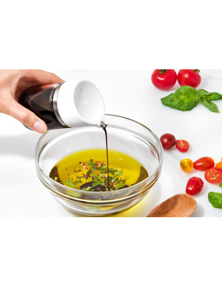 Aceitera y vinagrera de cristal OXO con boquilla antigoteo