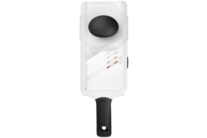 bandolim de cozinha manual OXO para fatias com empurrador