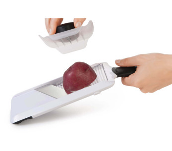 OXO Küchenmandoline für Unterlegscheiben mit Drücker 2