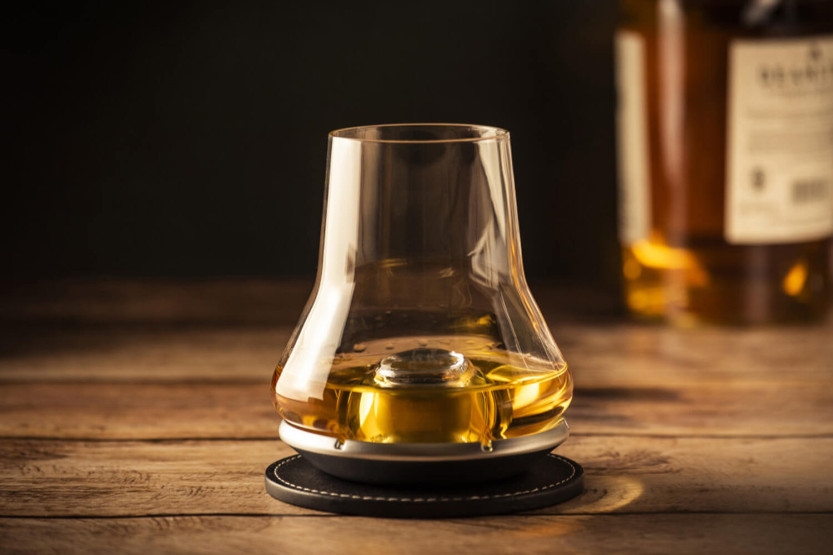 Set de degustación de whisky Peugeot Les Impitoyables 29cl vaso + soporte refrescante